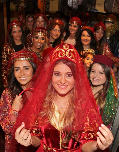 personas turcas|Costumbres y tradiciones de Turquía